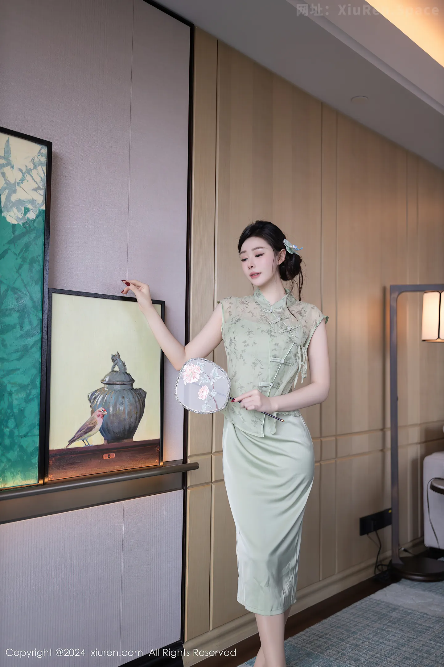 图片[2]-[XiuRen秀人网] VOL.9124 模特小逗逗性感浅色古风服饰配超薄无内肉丝秀曼妙身材诱惑写真81P-秀人网官方网站